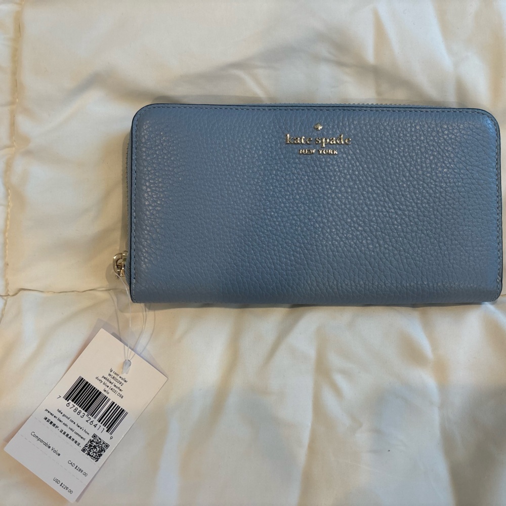 Kate Spade zip up clutch Wallet NWT